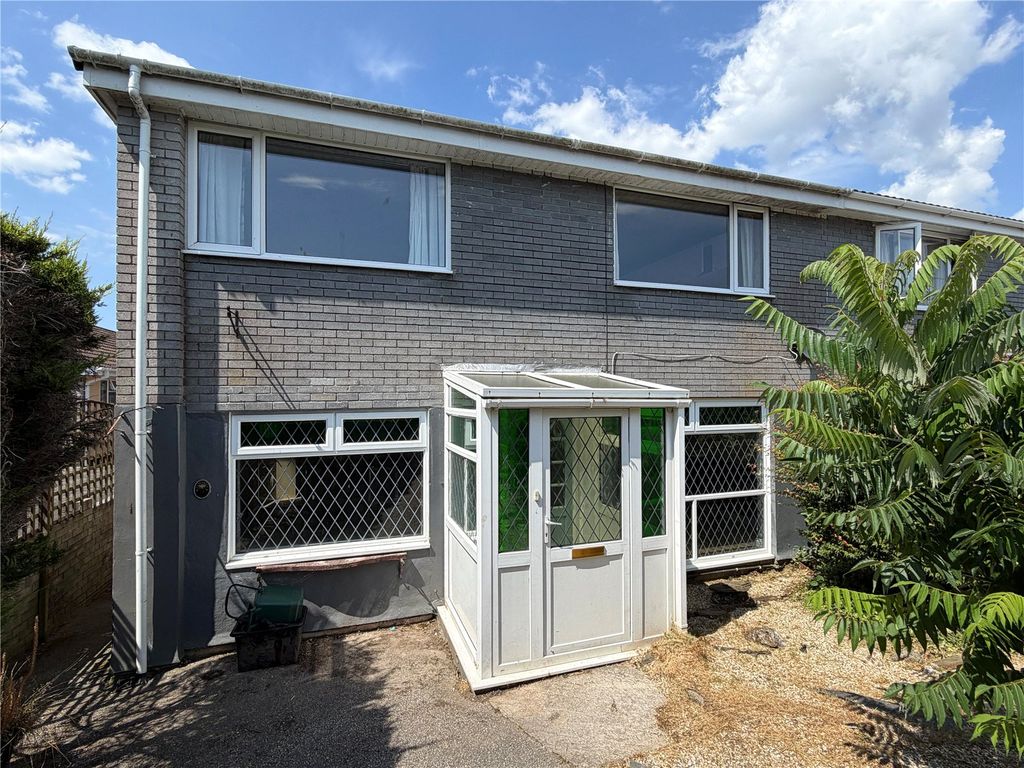 Property photo 1 of 17 Front Aspect