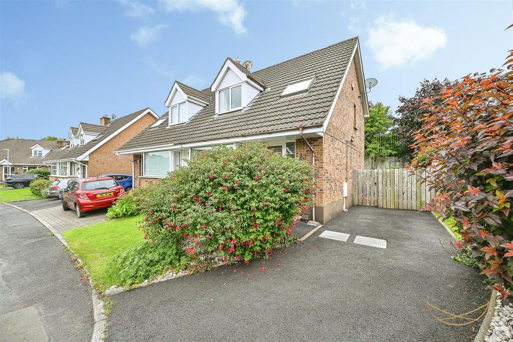 Property photo 3 of 46 Dhp-4.Jpg