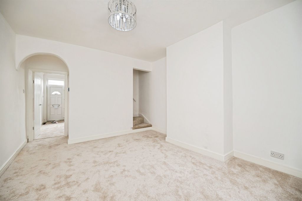 Property photo 3 of 26
