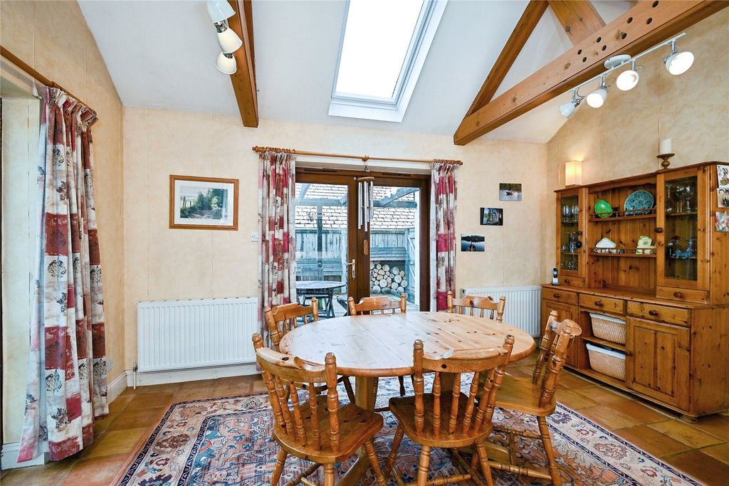 Property photo 3 of 21 Picture No. 30