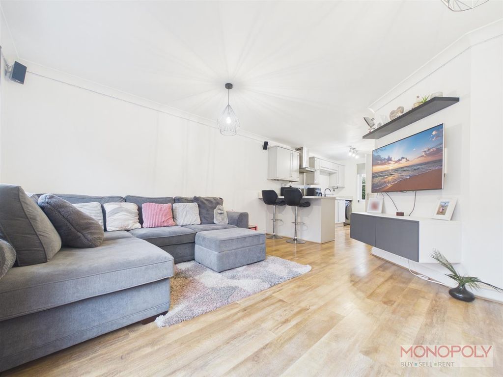 Property photo 2 of 19 Cam03815G0-Pr0406-Still003.Jpg