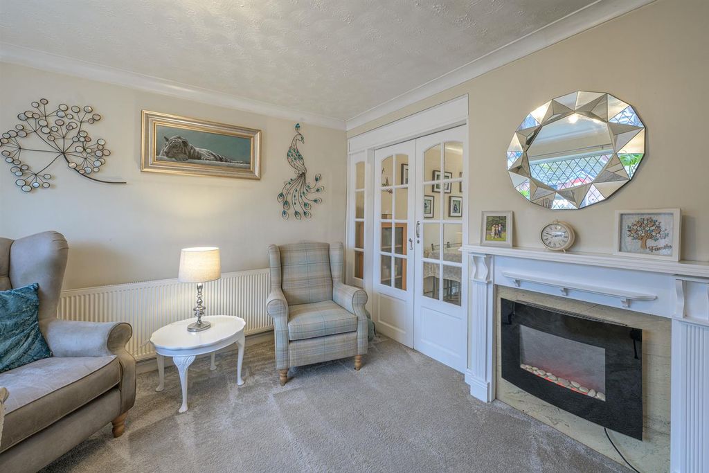 Property photo 2 of 21