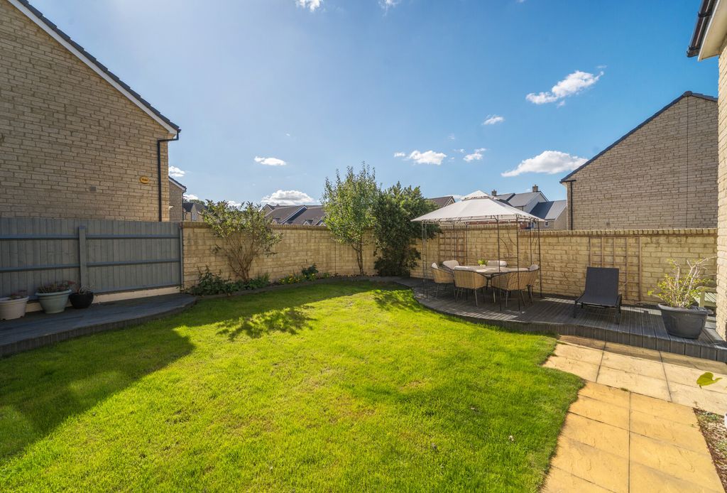 Property photo 3 of 18 1355741-5-68d17F8...