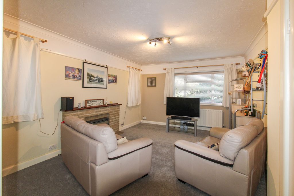 Property photo 2 of 10