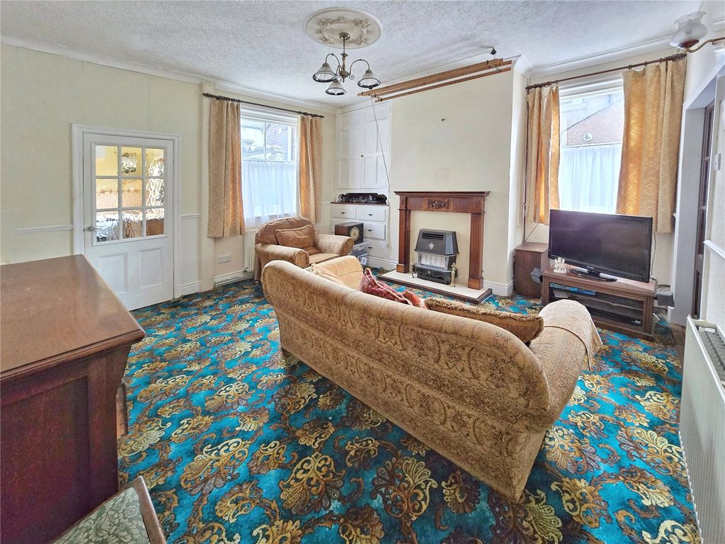 Property photo 3 of 17 Living Room