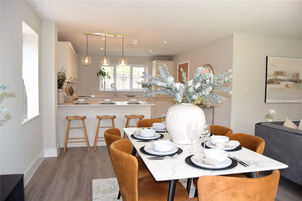 Property photo 2 of 11 Hever Dining