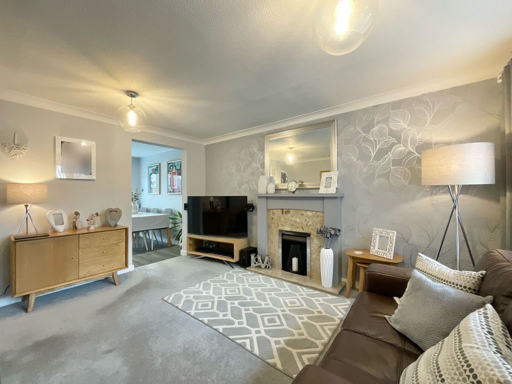 Property photo 2 of 21