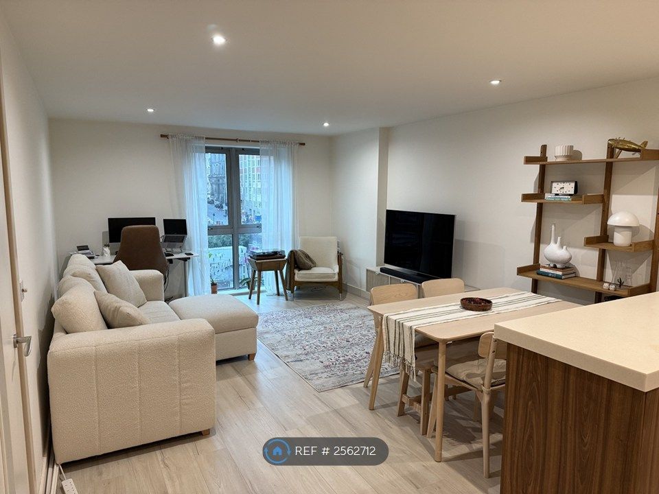 Property photo 1 of 7 Living Room