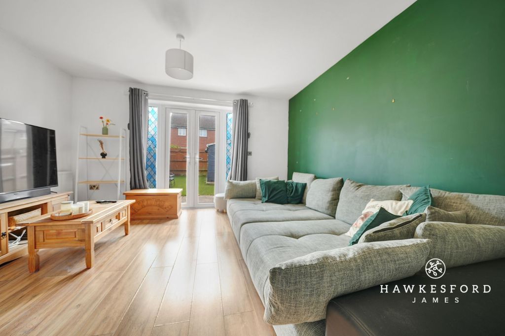 Property photo 3 of 12 Purple Emperor Grove, Iwade - Lounge