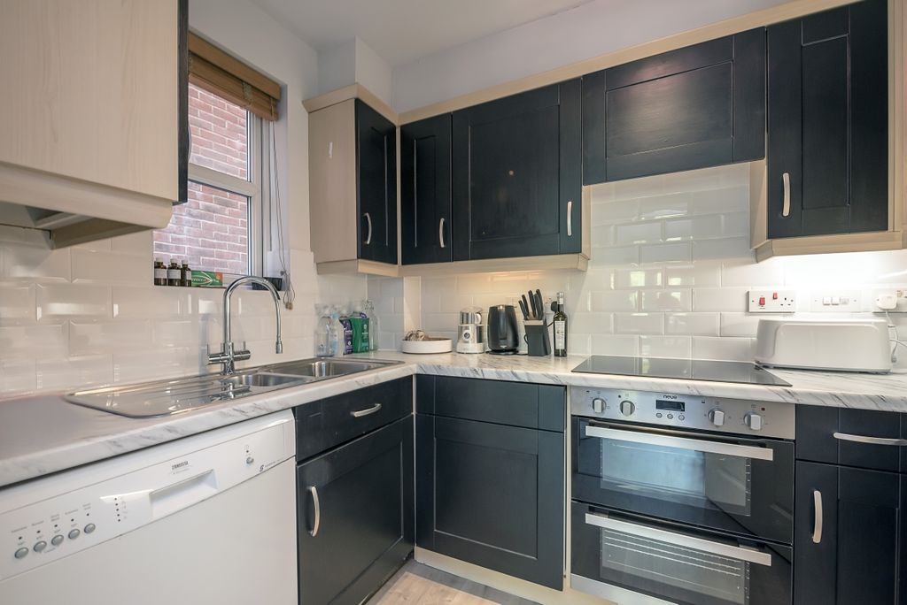 Property photo 3 of 9 20-Millennium-Wha...