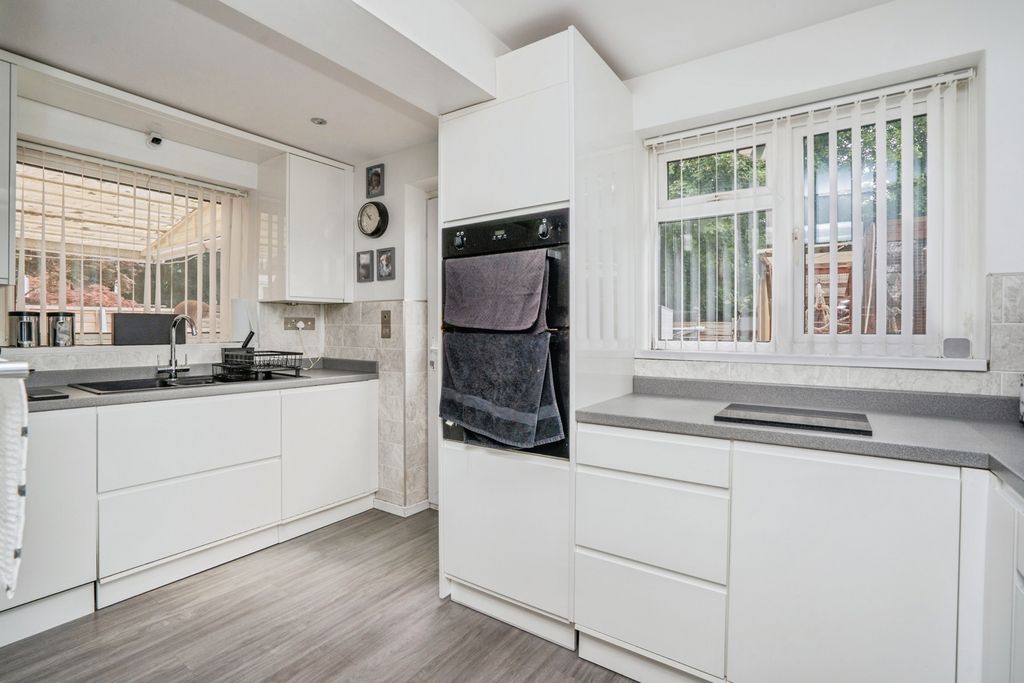 Property photo 2 of 15 Pbox-Img.Jpg