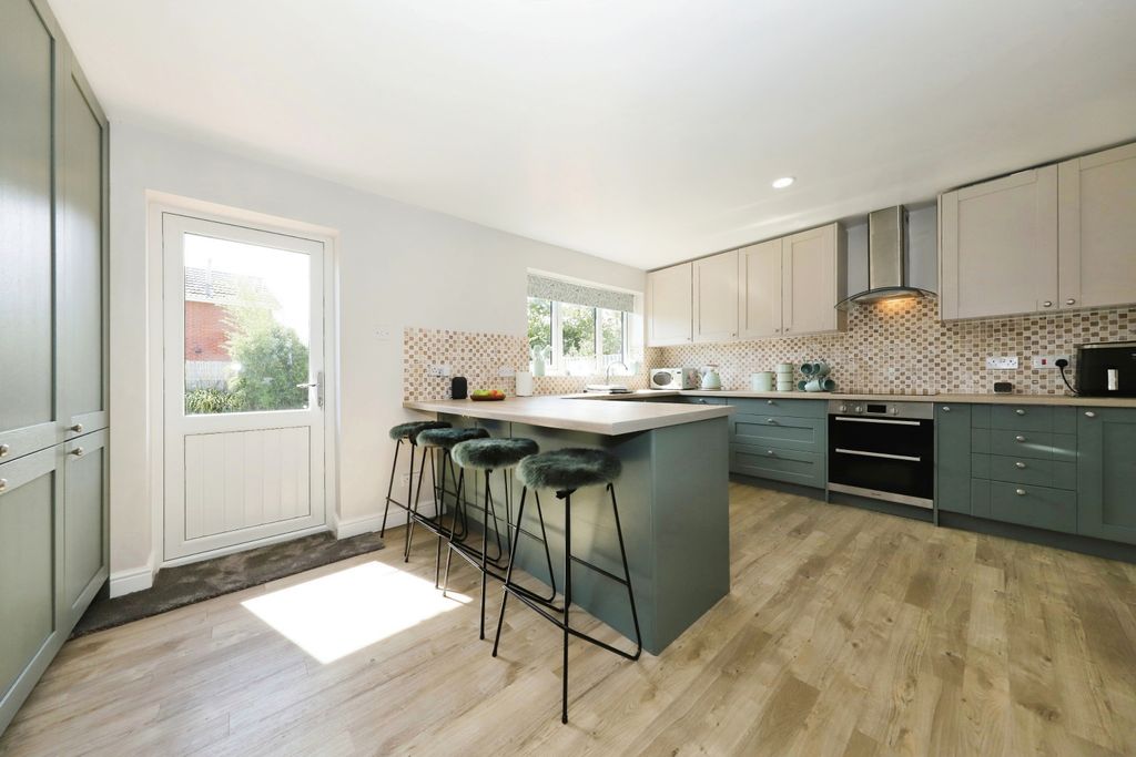 Property photo 2 of 14 Kitchen/Diner