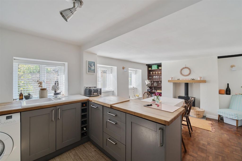 Property photo 2 of 12 Kitchen