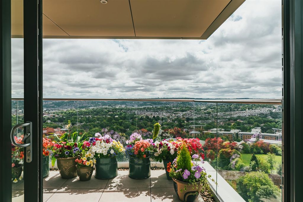 Property photo 2 of 30 Balcony