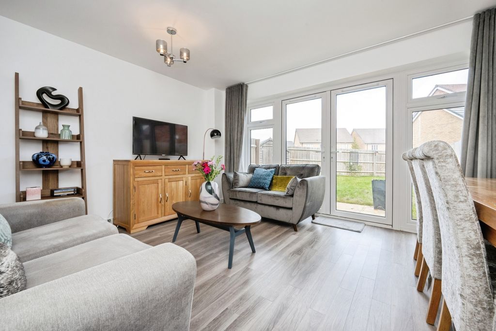 Property photo 2 of 17 Photo