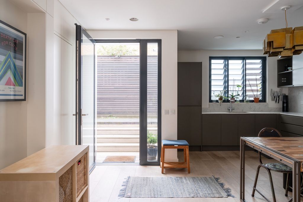 Property photo 2 of 23 320165 - Hawley Mews, London Nw1 - High Res-07243_v2.Jpg