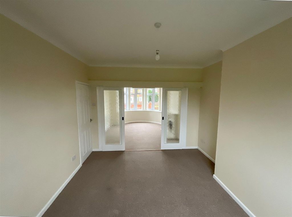 Property photo 3 of 19 Lounge &amp; Dining Room