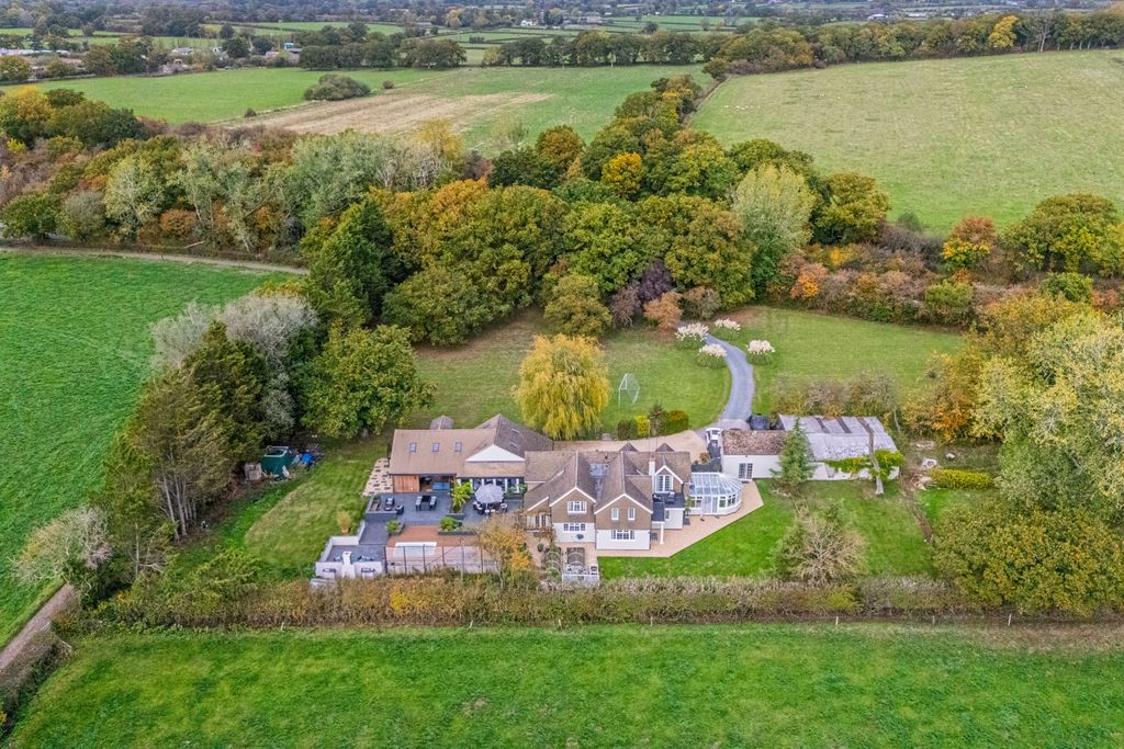 Property photo 1 of 25 Dji_20251009133256_0168_D