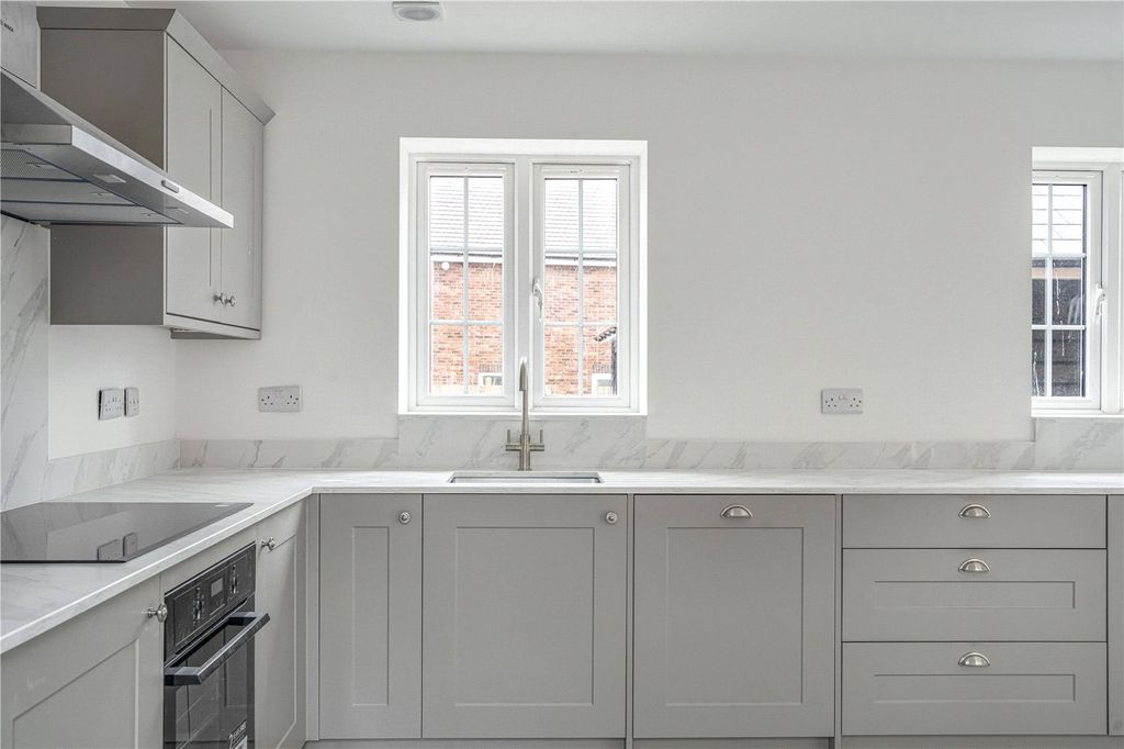 Property photo 2 of 18 Kitchen