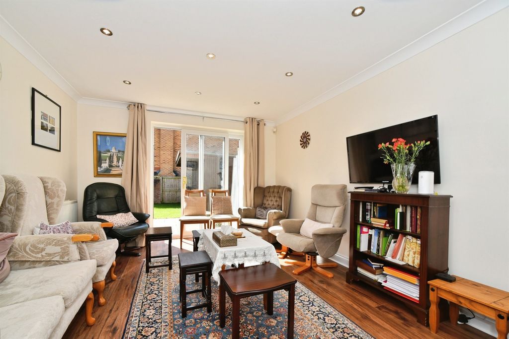 Property photo 3 of 12