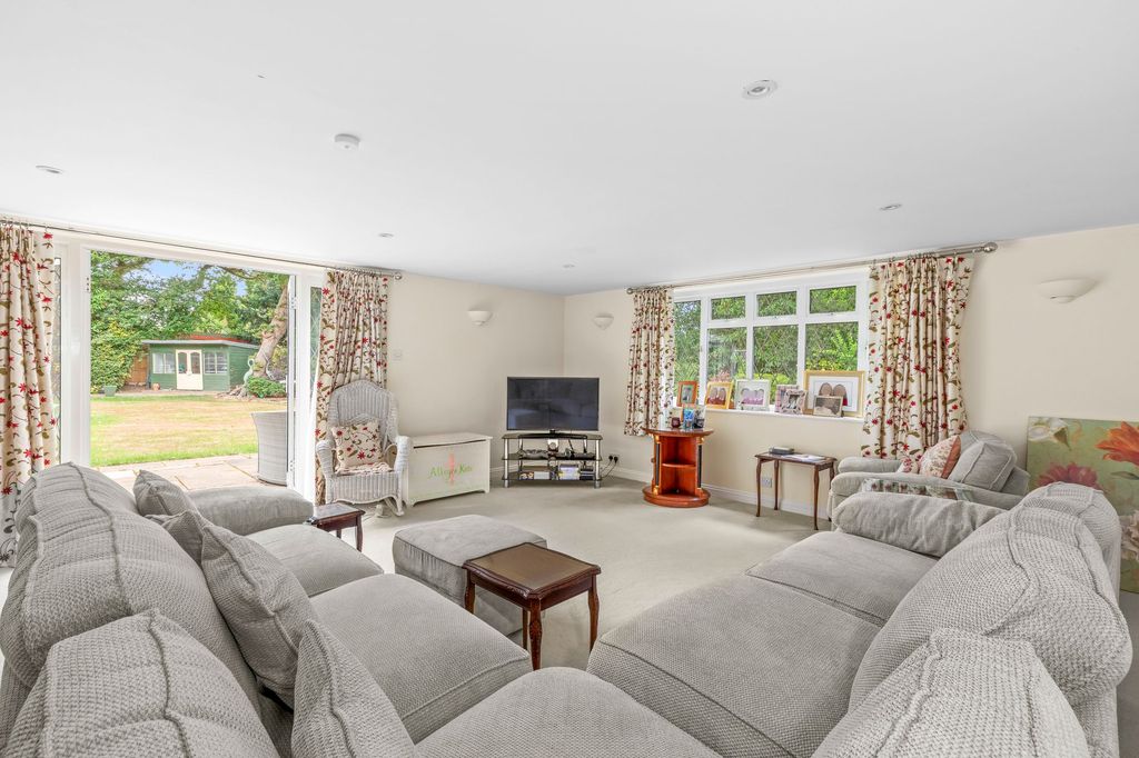 Property photo 2 of 17