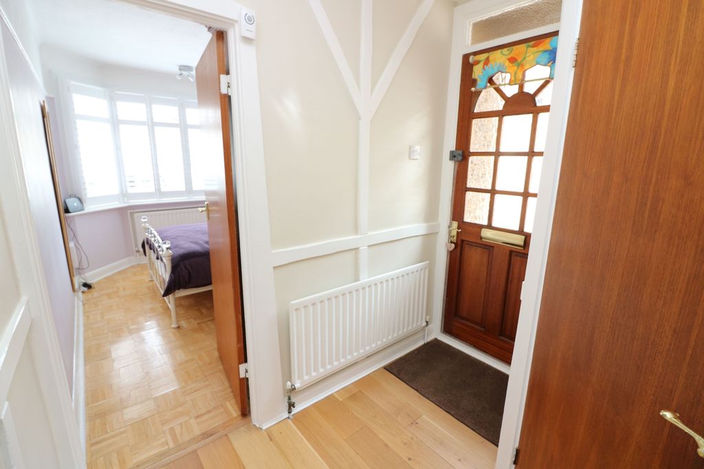 Property photo 2 of 12 Hallway