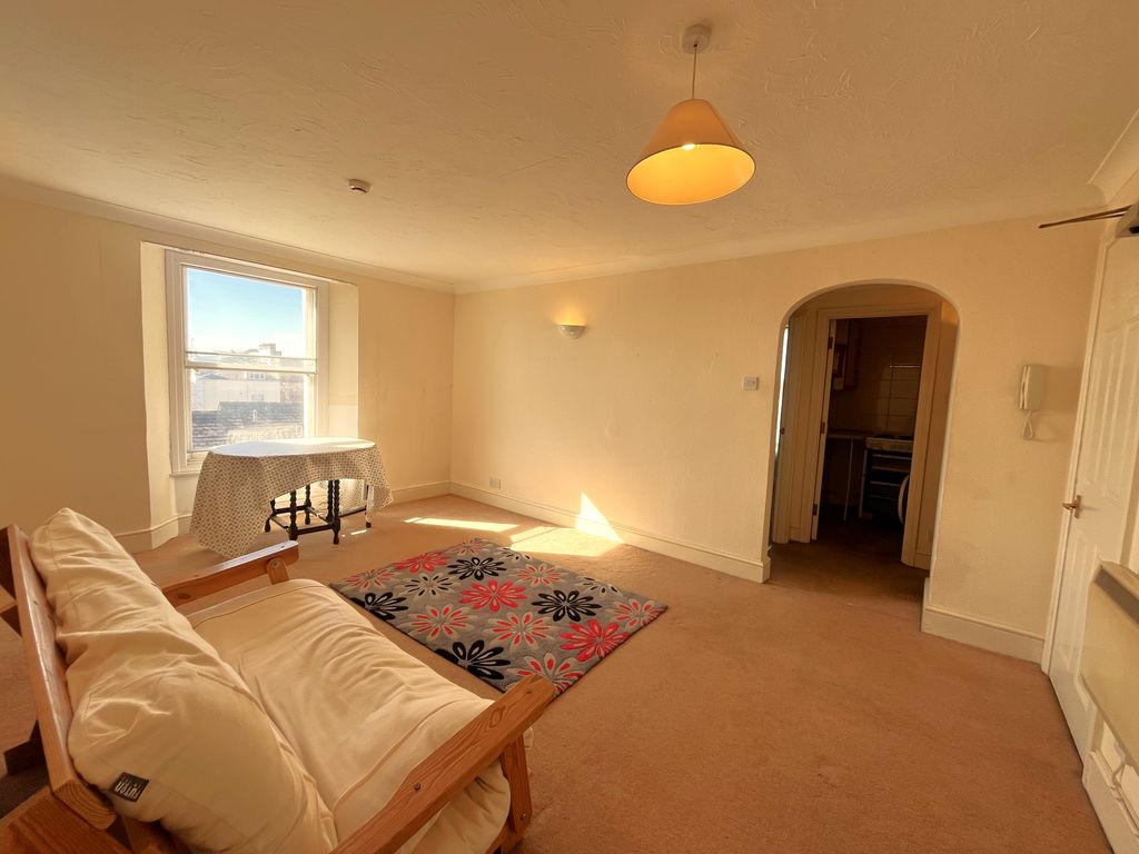 Property photo 2 of 7 Living Room