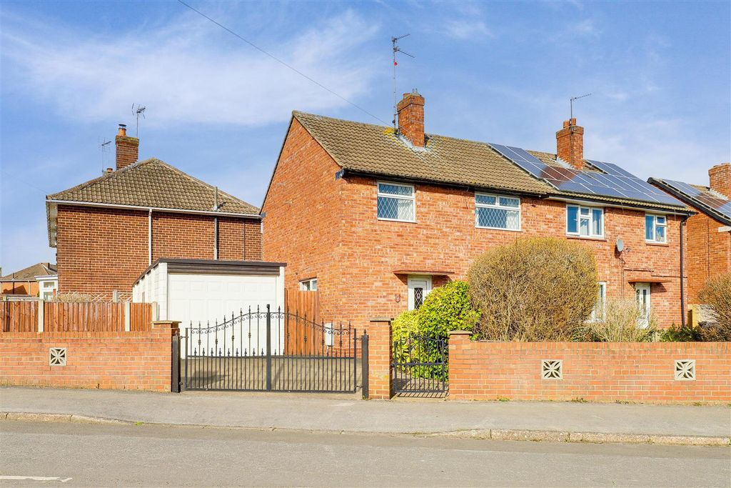 Property photo 1 of 17 31751.Jpg