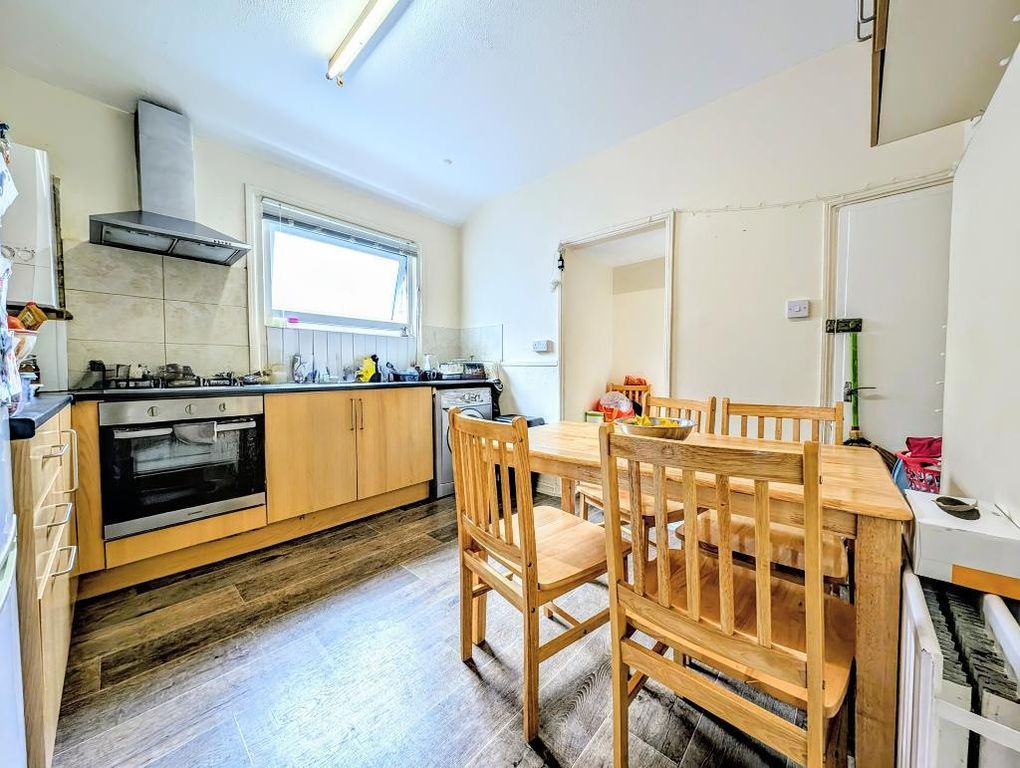 Property photo 3 of 10 Photo 3
