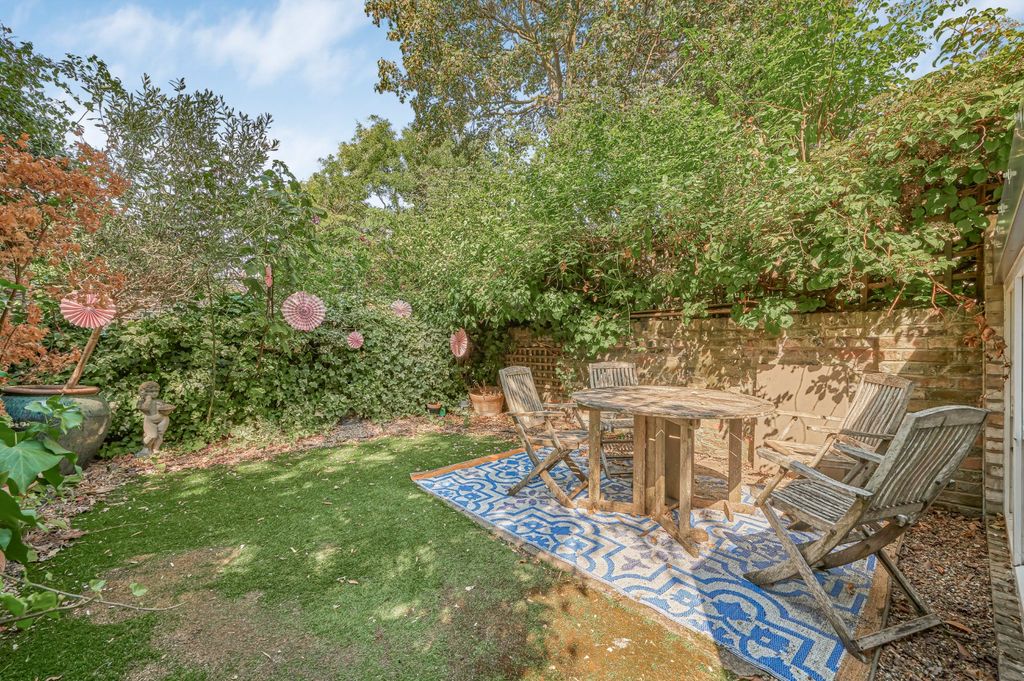 Property photo 2 of 21 Picture No. 28