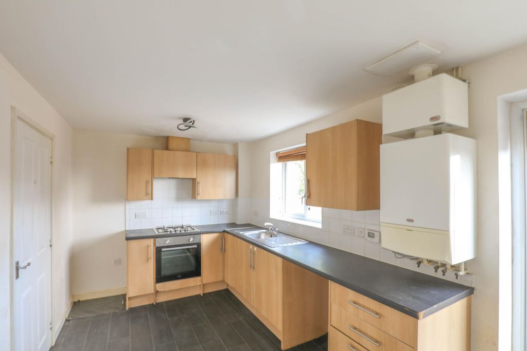 Property photo 2 of 13 Kitchen