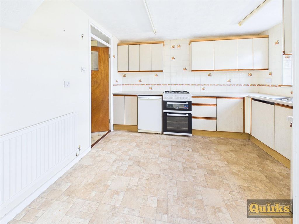 Property photo 3 of 12 Cam02342G0-Pr0220-Still003.Jpg