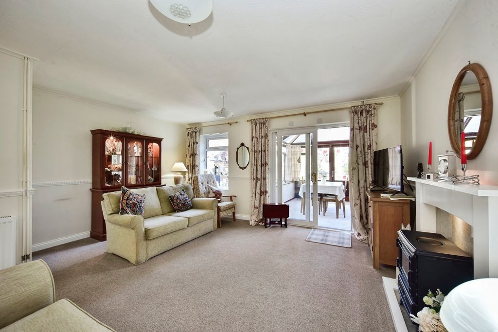 Property photo 2 of 17 Photo