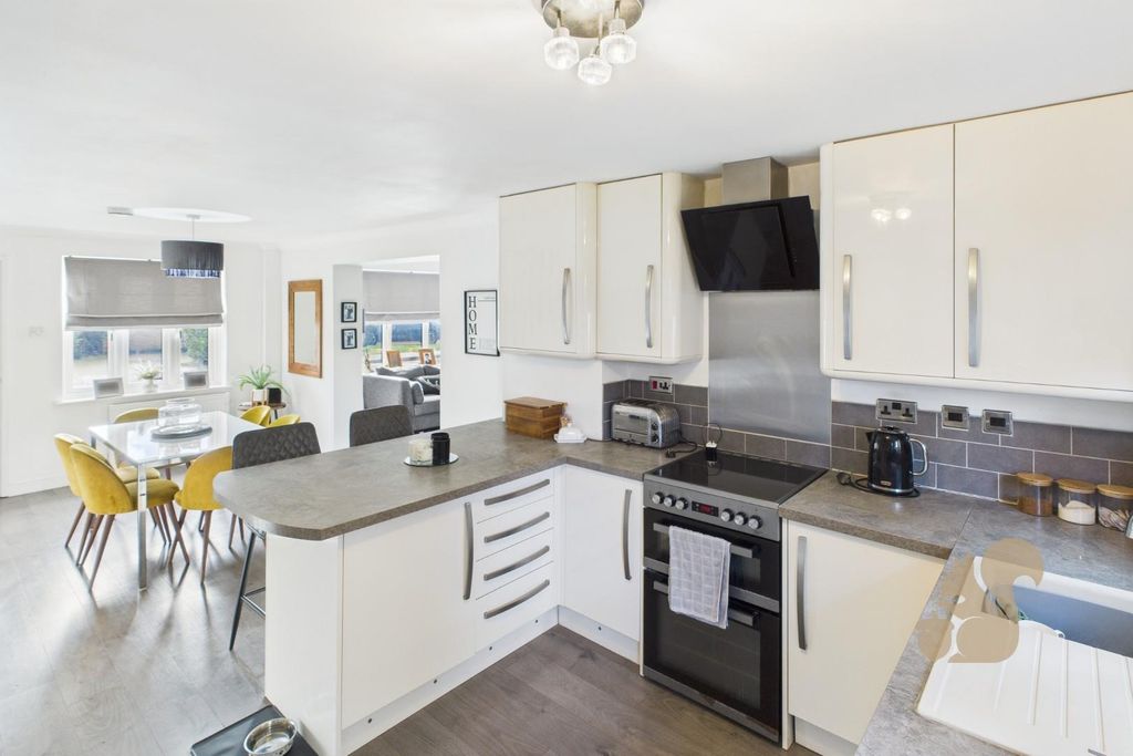 Property photo 3 of 12 Cam01814G0-Pr0060-Still009.Jpg