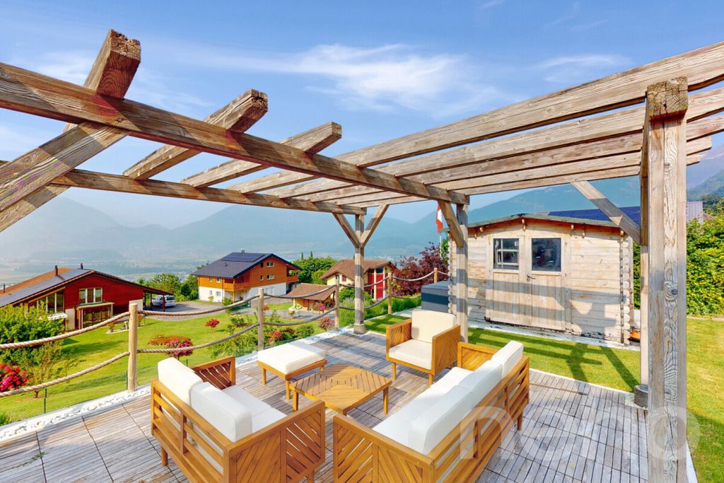 Property photo 2 of 12