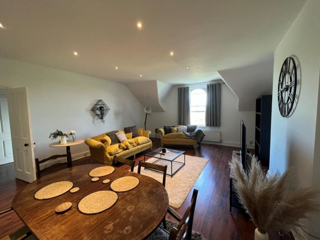 Property photo 2 of 5 Living Room