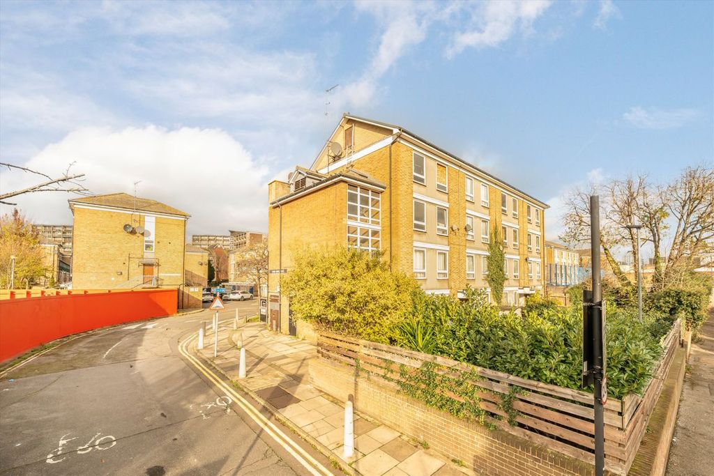 Property photo 1 of 8