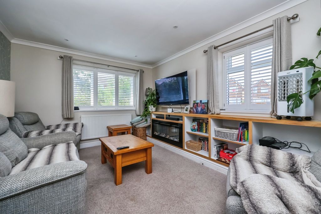 Property photo 3 of 16