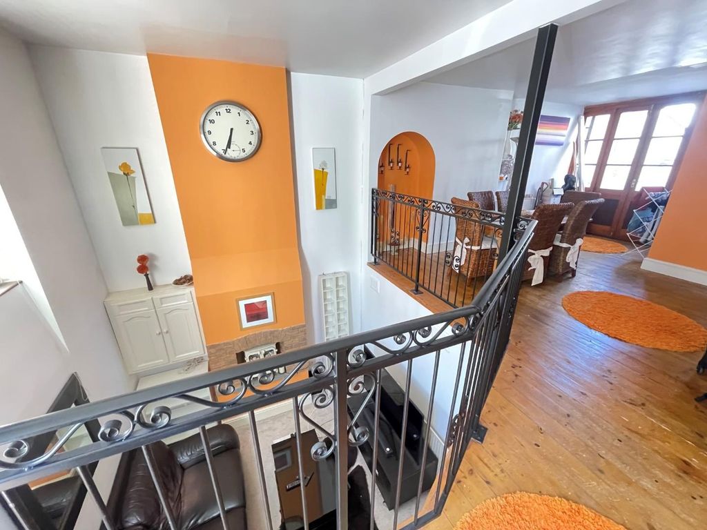 Property photo 2 of 10 Alexandra 7.Jpg