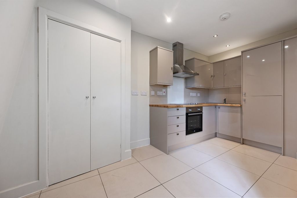 Property photo 2 of 8 Kitchen