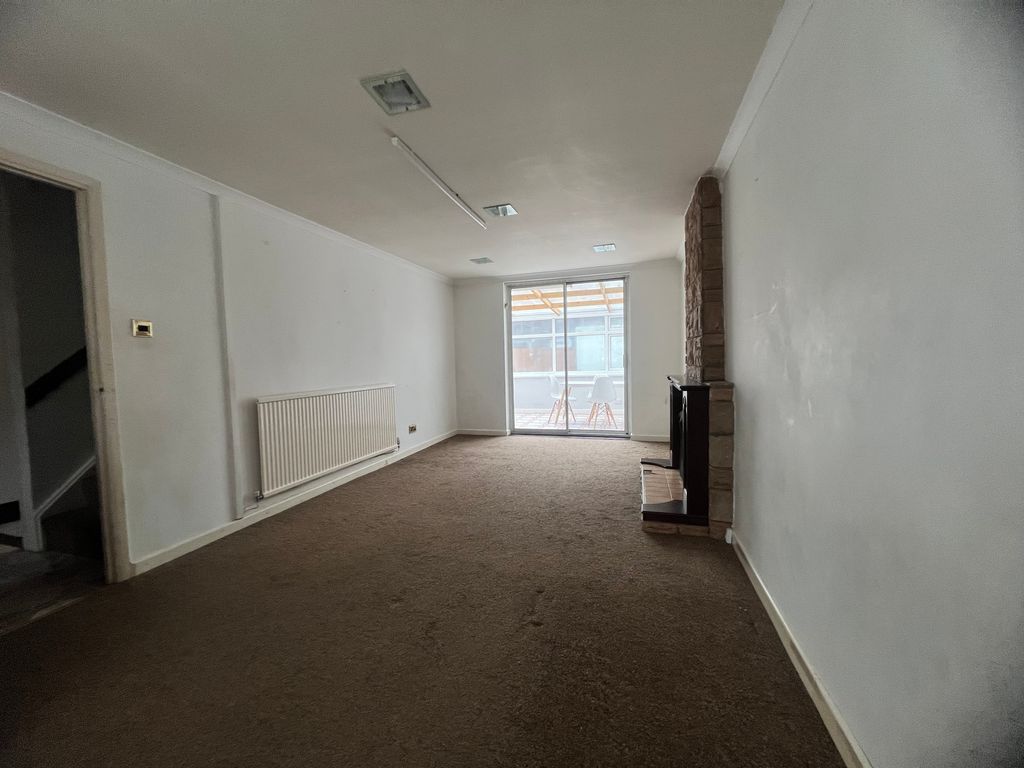 Property photo 2 of 12 Image