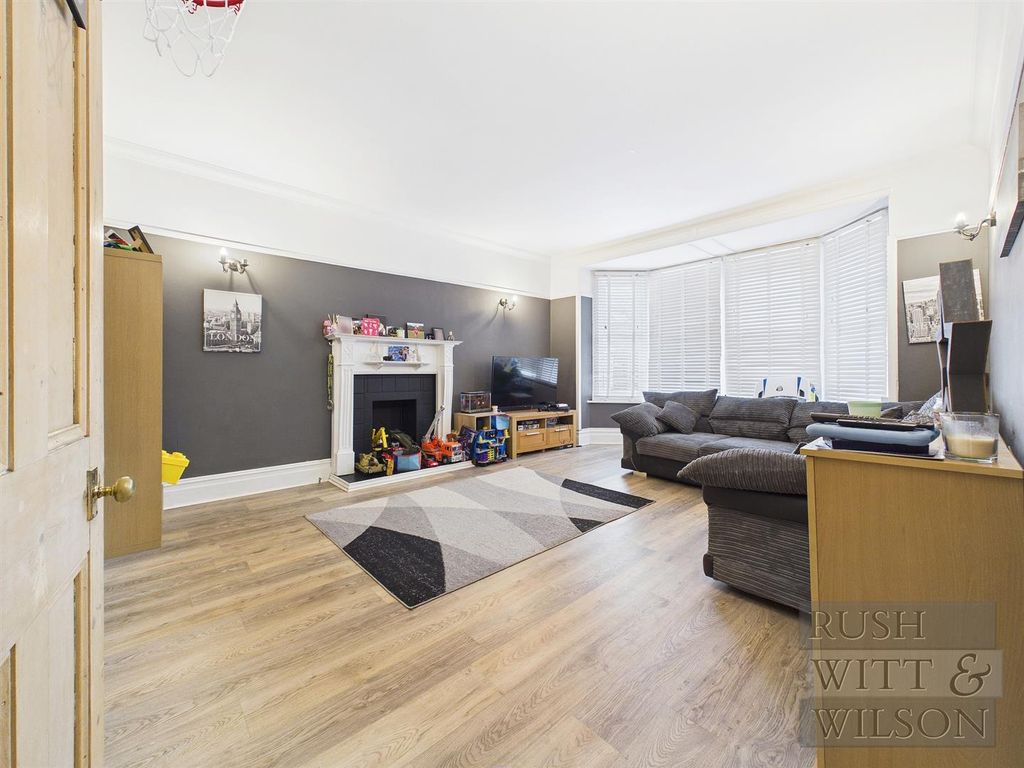 Property photo 2 of 14