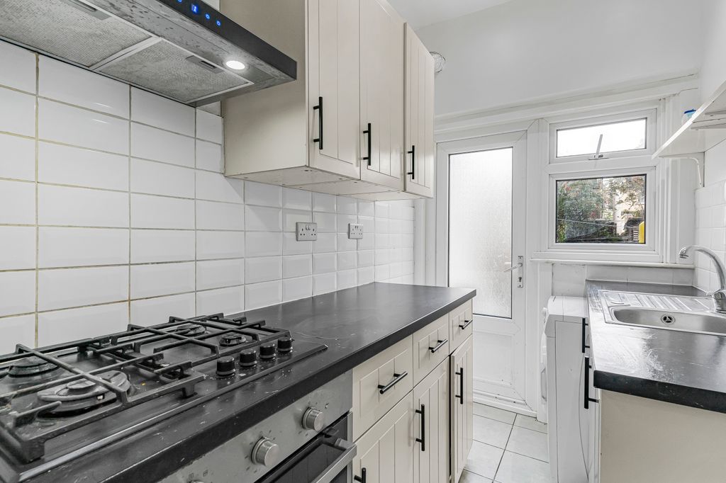 Property photo 2 of 14 9_82307