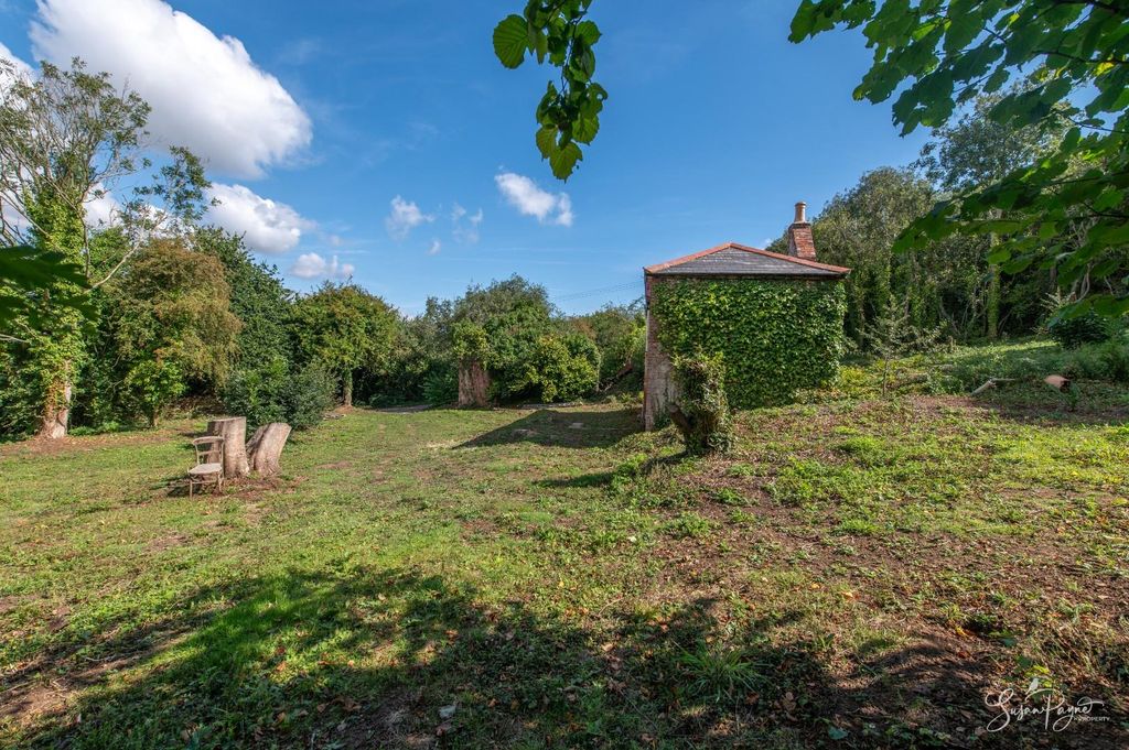 Property photo 3 of 54 Land And Grounds