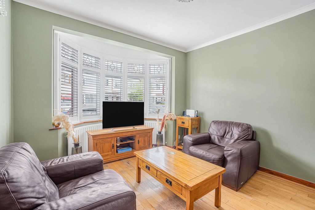 Property photo 3 of 25 Living Room