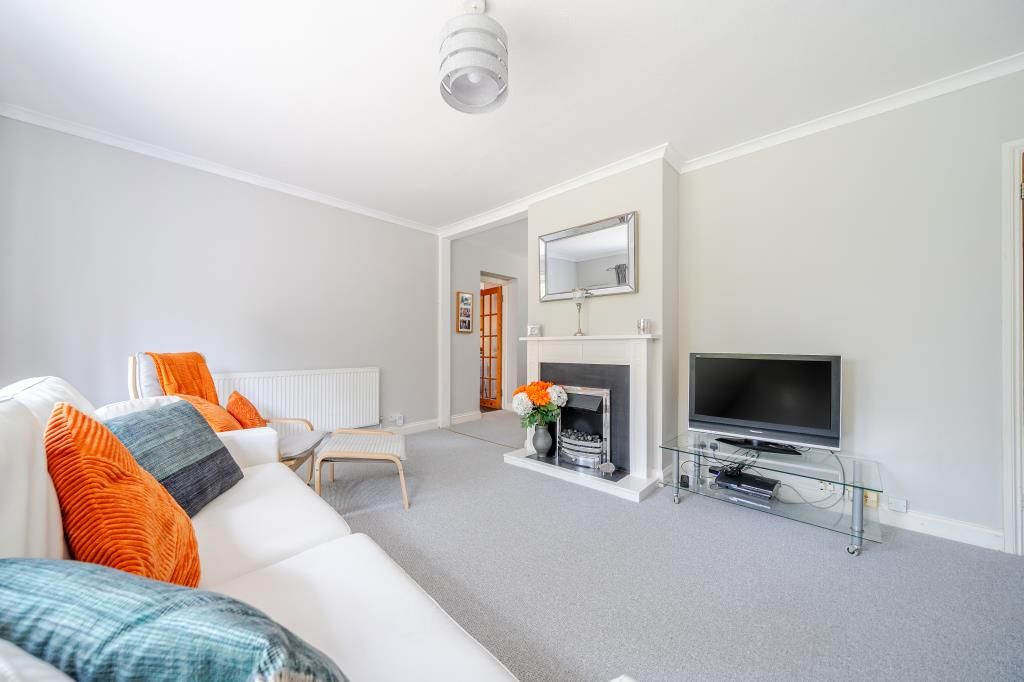 Property photo 3 of 21 Living Room