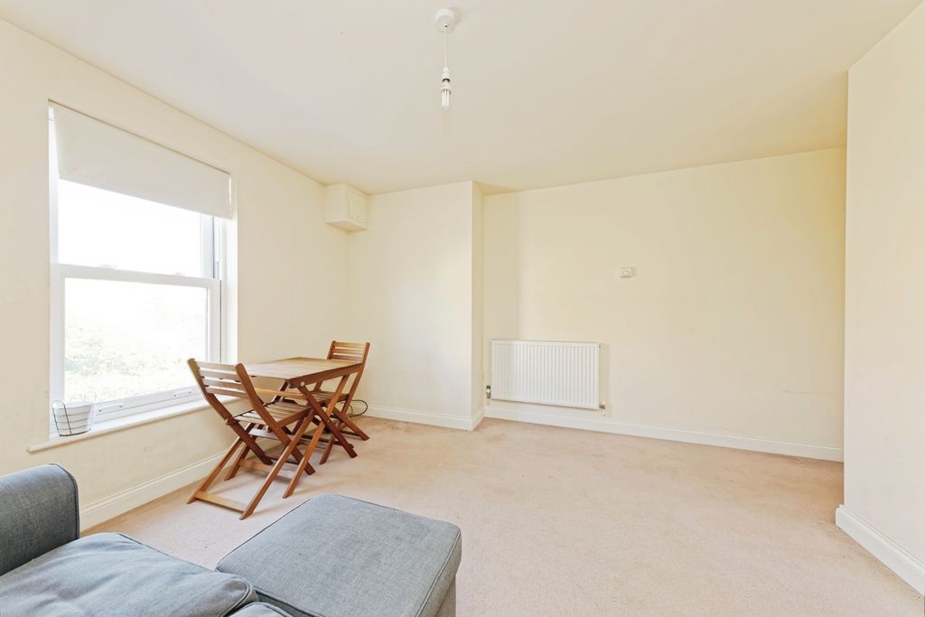 Property photo 3 of 13 Photo