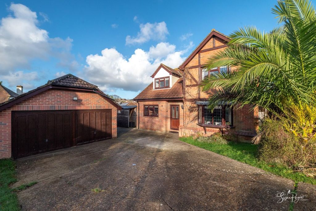 Property photo 1 of 30 Welcome To 41 Horestone Drive