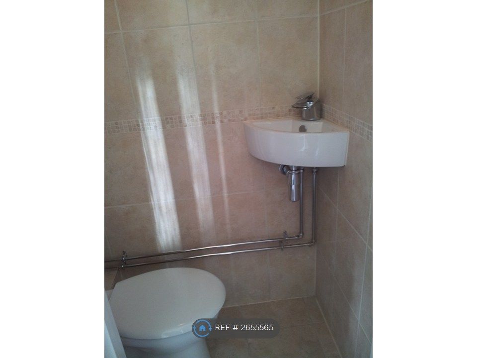 Property photo 3 of 6