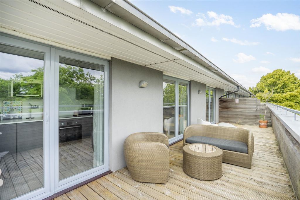 Property photo 2 of 14 27mc-13.Jpg